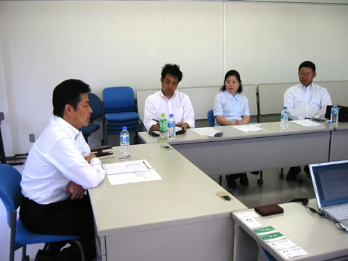 実際に使われている現場の松山取締役総務部長にもお話をしていただきました。