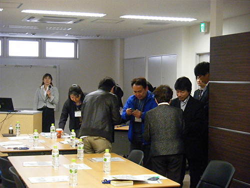 交流も兼ねて、名刺交換のお時間を取らせていただきました。